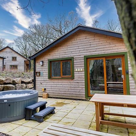 Padley; Woodland Lodge With Hot Tub For 2-4 In The Staffordshire Moorlands Oakamoor Dış mekan fotoğraf