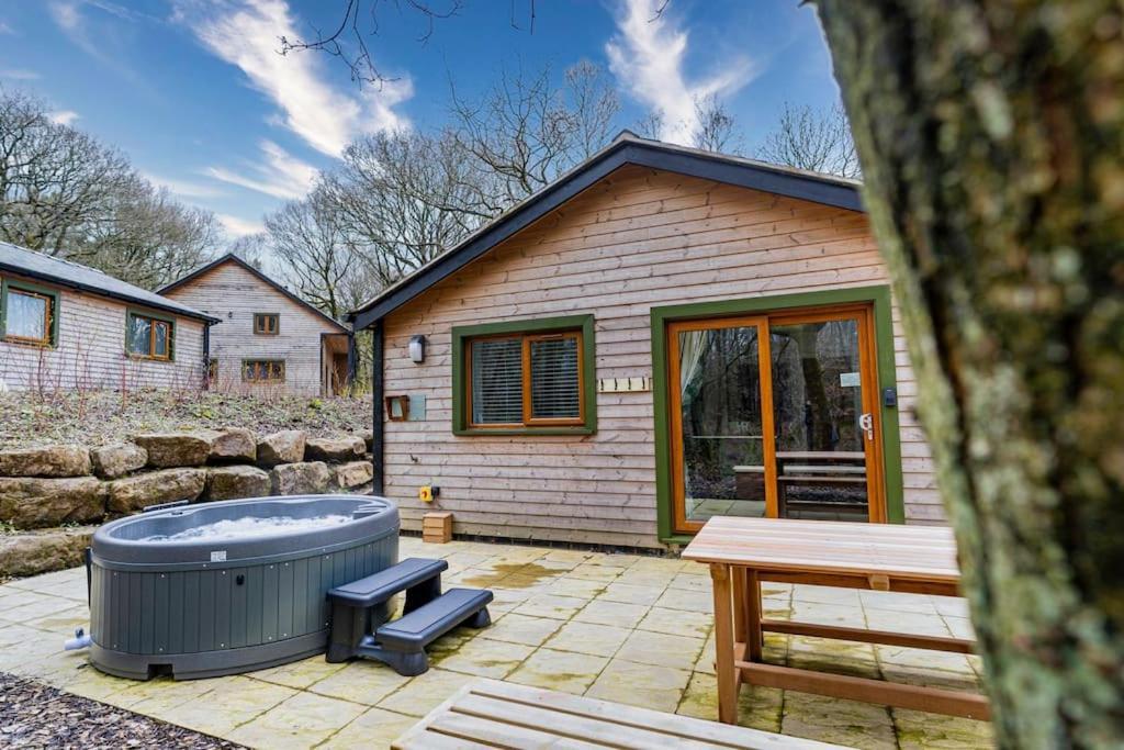 Padley; Woodland Lodge With Hot Tub For 2-4 In The Staffordshire Moorlands Oakamoor Dış mekan fotoğraf