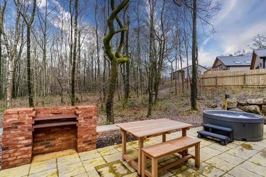 Padley; Woodland Lodge With Hot Tub For 2-4 In The Staffordshire Moorlands Oakamoor Dış mekan fotoğraf