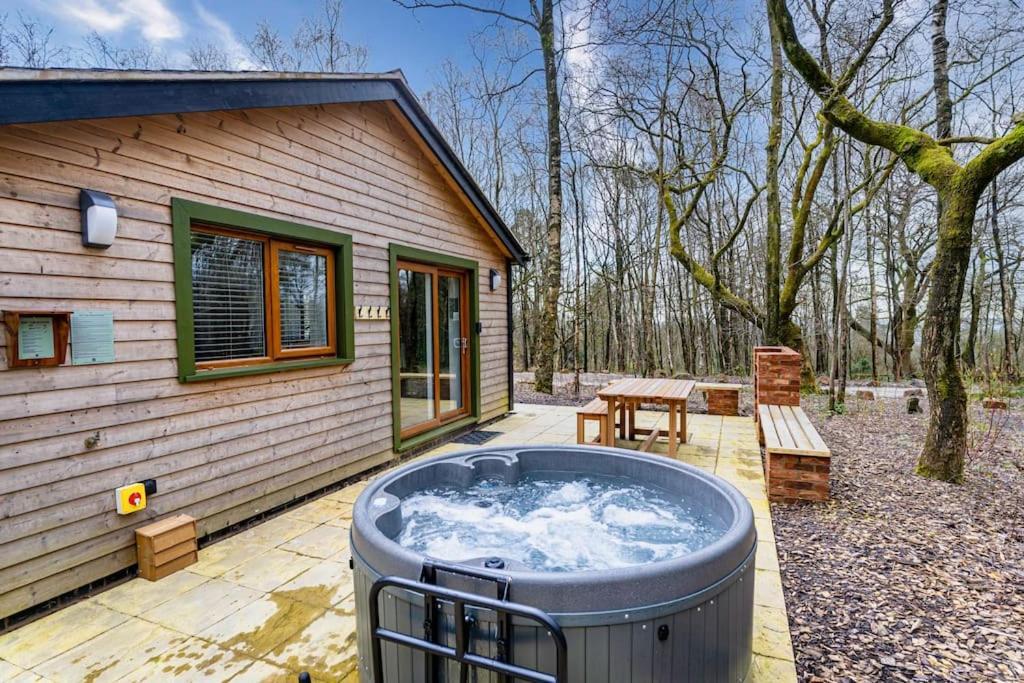 Padley; Woodland Lodge With Hot Tub For 2-4 In The Staffordshire Moorlands Oakamoor Dış mekan fotoğraf